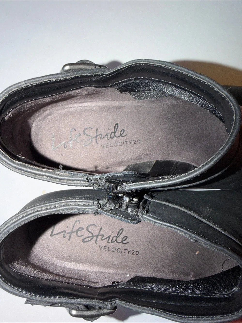 Life Stride Black Leather Low Heel Ankle Booties Shooties Women's Size 8.5